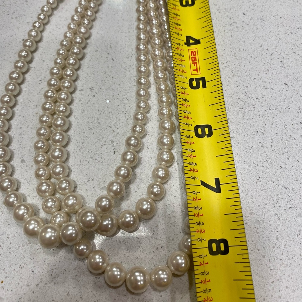 Tri- Layered Lightweight Pearl Necklace 💋 - Picture 12 of 16
